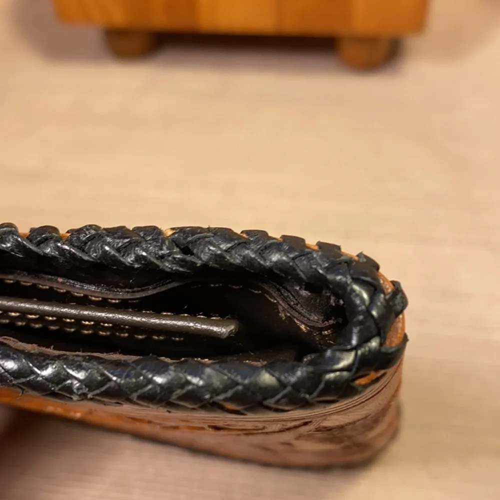 Handmade leather wallet w/hunting scene deer, owl